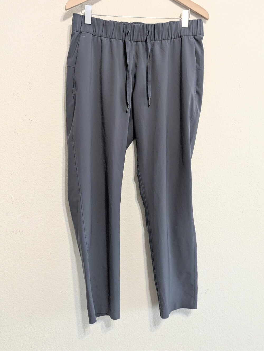 Lululemon On The Fly Women's Size 10 Gray Elastic Waist Athletic Pants EUC